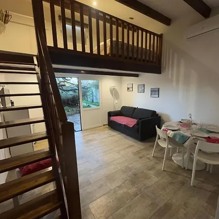 Apartment Le Club Des Cigales Hyeres