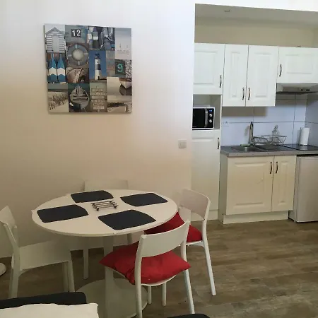 Le Club Des Cigales 耶尔